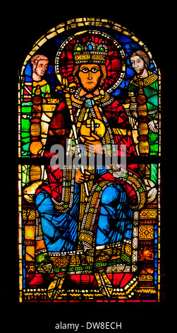 Empereur entroné Cathédrale du 12th siècle Strasbourg vitrail fenêtre France française Banque D'Images