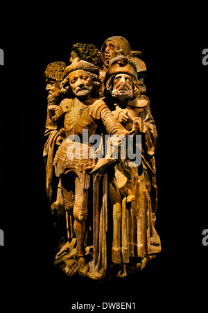 Groupe de figures à partir de la Crucifixion Centurion avec Nicodème et Joseph d'Arimathie 1470 Cathédrale de bois Strasbourg France Français Banque D'Images