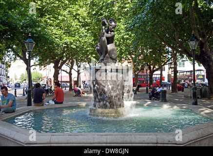 La fontaine de Vénus dans Sloane Square, London, UK Banque D'Images