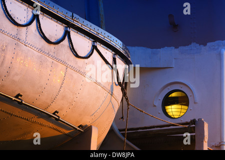 Sauvetage d'Acadia et CSS détail hublot in early morning light Banque D'Images