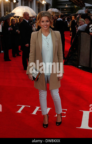 Caggie Dunlop assiste à la première européenne de "The Lucky One" au Bluebird le 23 avril 2012 à Londres, en Angleterre. Banque D'Images