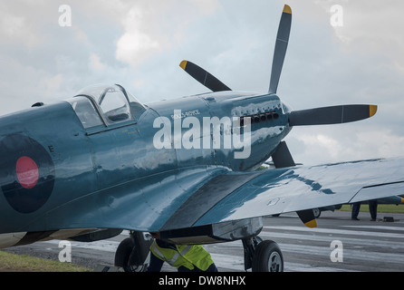 Vue latérale avant de Spitfire Mark 19 en UK Banque D'Images