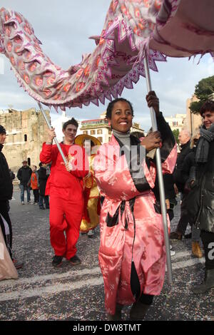 Rome, Italie. 2 mars 2014. Carnival sur Via dei Fori Imperiali street à Rome en Italie. Credit : Gari Wyn Williams / Alamy Live News Banque D'Images