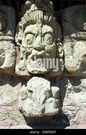 Une sculpture à Ruinas de Copán au Honduras Banque D'Images