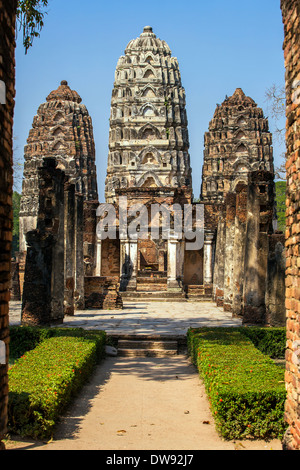 Wat Si Sawai temple de style Khmer au parc historique de Sukhothai, Thaïlande Banque D'Images