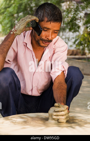 1 villageois indiens faire parler et pots Banque D'Images