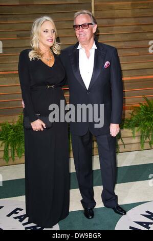 PETER FONDA & ÉPOUSE MARGARET DEVOGELAERE VANITY FAIR 2014 LOS ANGELES USA 03 Mars 2014 Banque D'Images