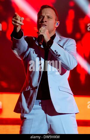 Munich, Allemagne. 06Th Mar, 2014. Brian Littrel du groupe américain Backstreet Boys effectue sur la scène de la Halle olympique de Munich, Allemagne, 03 mars 2014. C'était la première fois en près de dix ans que tous les membres originaux du groupe a donné un concert ensemble. Photo : Sven Hoppe/dpa/Alamy Live News Banque D'Images