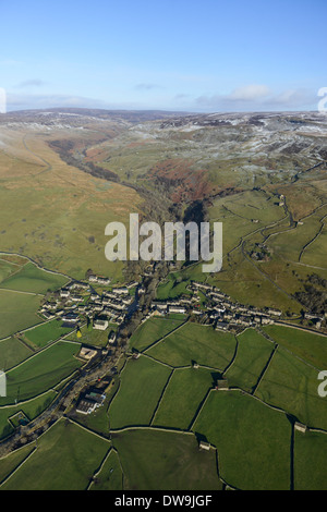 Photographie aérienne montrant Gunnerside dans le Yorkshire Dales en hiver Banque D'Images