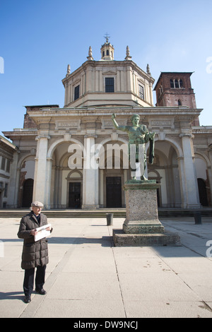 Colonne di San Lorenzo, situé en face de la Basilique de San Lorenzo Maggiore, Milan, Italie Banque D'Images