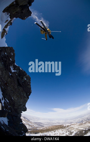 Homme ski à Park City Mountain Resort, Utah, USA Banque D'Images