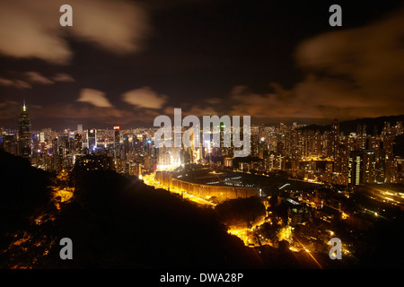 Vue aérienne de l'heure de pointe, Hong Kong la nuit, Chine Banque D'Images