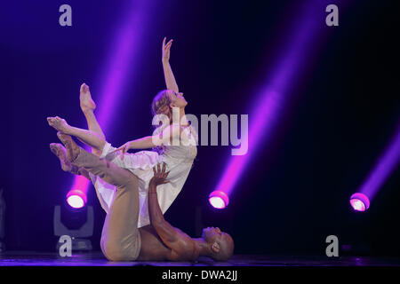 Berlin, Allemagne. 4e Mar, 2014. Rasta Thomas' Roméo et Juliette - à partir de la 04.03 au 09.03.2014 est à voir le rock classique ballet Roméo et Juliette ' ' par Rasta Thomas et Adrienne Canterna, déjà connu par sa production ' rock ', le serrant dans l'admiral's palace à Berlin. © Reynaldo Paganelli/NurPhoto ZUMAPRESS.com/Alamy/Live News Banque D'Images