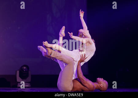Berlin, Allemagne. 4e Mar, 2014. Rasta Thomas' Roméo et Juliette - à partir de la 04.03 au 09.03.2014 est à voir le rock classique ballet Roméo et Juliette ' ' par Rasta Thomas et Adrienne Canterna, déjà connu par sa production ' rock ', le serrant dans l'admiral's palace à Berlin. © Reynaldo Paganelli/NurPhoto ZUMAPRESS.com/Alamy/Live News Banque D'Images