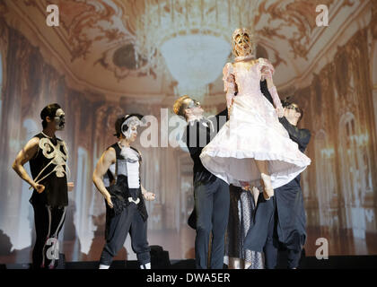 Berlin, Allemagne. 4e Mar, 2014. Rasta Thomas' Roméo et Juliette - à partir de la 04.03 au 09.03.2014 est à voir le rock classique ballet Roméo et Juliette ' ' par Rasta Thomas et Adrienne Canterna, déjà connu par sa production ' rock ', le serrant dans l'admiral's palace à Berlin. © Reynaldo Paganelli/NurPhoto ZUMAPRESS.com/Alamy/Live News Banque D'Images