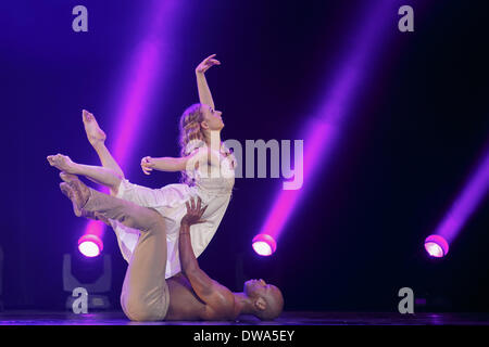 Berlin, Allemagne. 4e Mar, 2014. Rasta Thomas' Roméo et Juliette - à partir de la 04.03 au 09.03.2014 est à voir le rock classique ballet Roméo et Juliette ' ' par Rasta Thomas et Adrienne Canterna, déjà connu par sa production ' rock ', le serrant dans l'admiral's palace à Berlin. © Reynaldo Paganelli/NurPhoto ZUMAPRESS.com/Alamy/Live News Banque D'Images