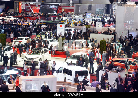 Genève, Suisse. 08Th Mar, 2014. Un hall au cours de la première journée presse du salon de Genève à Genève, Suisse, 04 mars 2014. Le 84e Salon de l'Automobile de Genève 2014 a lieu du 06 au 16 mars 2014. Photo : Uli Deck/dpa/Alamy Live News Banque D'Images