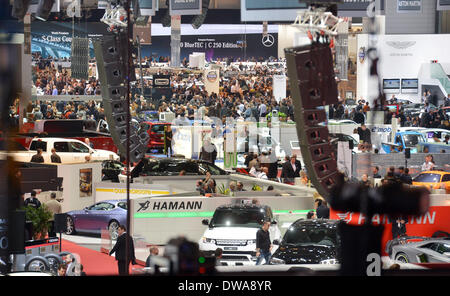 Genève, Suisse. 08Th Mar, 2014. Un hall au cours de la première journée presse du salon de Genève à Genève, Suisse, 04 mars 2014. Le 84e Salon de l'Automobile de Genève 2014 a lieu du 06 au 16 mars 2014. Photo : Uli Deck/dpa/Alamy Live News Banque D'Images