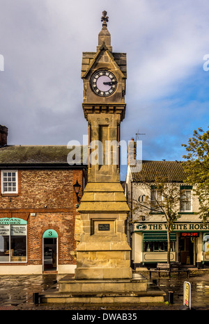 Réveil monument à Town Square, Thirsk, North Yorkshire, UK. Banque D'Images