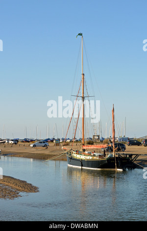 Barge à Juno en Blakeney Harbour, Norfolk, UK Banque D'Images