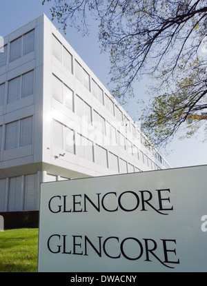 Entrée privée et siège de l'entreprise de Glencore Xstrata, la plus grande entreprise de commerce des produits de base, à Zoug, Suisse Banque D'Images