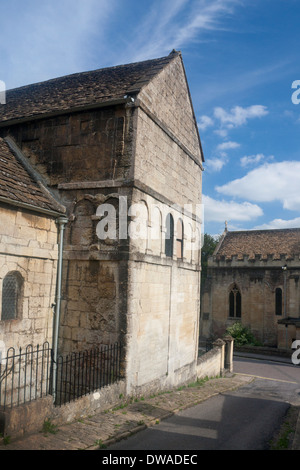 L'église saxonne de Saint-laurent avec l'église paroissiale de Sainte Trinité à droite du châssis Bradford on Avon Wiltshire England UK Banque D'Images