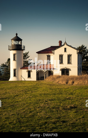 Admiralty Head Lighthouse, parc d'état de Fort Casey, l'île de Whidbey, Washignton, USA Banque D'Images