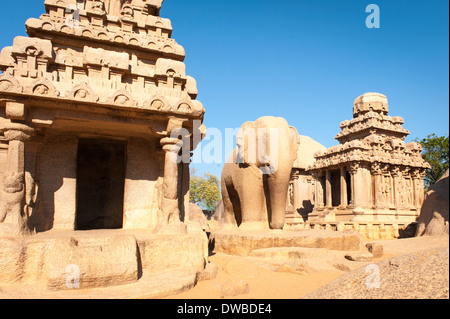 Inde Tamil Nadu Mamallapuram Mahabalipuram mandapas Kanchipuram Panch cinq Rathas 7th Century Nakul Sahdeva Arjuna Ratha Shourine les temples Banque D'Images