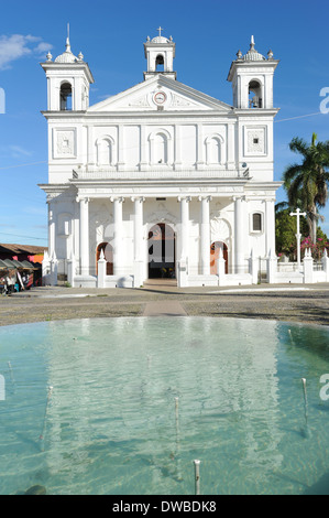 L'église de Suchitoto sur El Salvador Banque D'Images