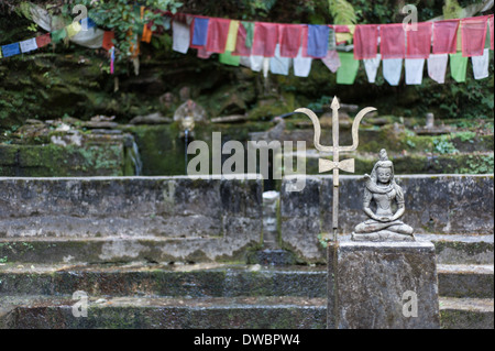 Shiva figure à un ressort en Shivapuri Nagarjun National Park Banque D'Images