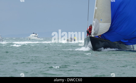 Yalsheda spanaker KJ7 changement de classe J 2012 yacht racing en Angleterre Ile de Wight Banque D'Images