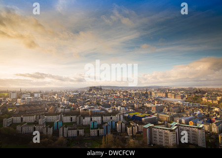 Vue de la ville d'Édimbourg de Salisbury Crags Banque D'Images