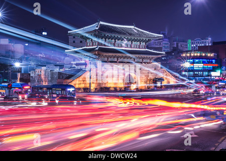 Séoul, Corée du Sud au paysage urbain porte Dongdaemun. Banque D'Images