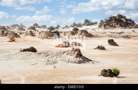 Lake Mungo est ancien lac intérieur figurent désormais dans d'étranges formations rocheuses. Banque D'Images