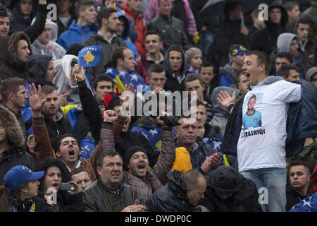 Pristina, Kosovo. 5Th Mar, 2014. Le Kosovo lors de la première coupe du pays sanctionné match, un match amical contre Haïti, le mercredi 5 mars. La partie s'est terminée par un match nul 0-0. PHOTO PAR JODI HILTON/NURPHOTO Crédit : Jodi Hilton/NurPhoto ZUMAPRESS.com/Alamy/Live News Banque D'Images