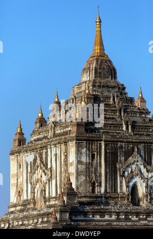 Thatbyinnyu temple bouddhiste dans la zone archéologique à Bagan au Myanmar (Birmanie) Banque D'Images