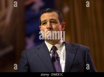 Le sénateur républicain Ted Cruz parle du Texas au cours d'une allocution aux délégués à la conférence de la CPAC dans le Maryland, en Virginie. Banque D'Images