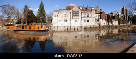 Photos panoramiques montrant le Palais des archevêques et l'église des Saints de Maidstone, Kent. Banque D'Images