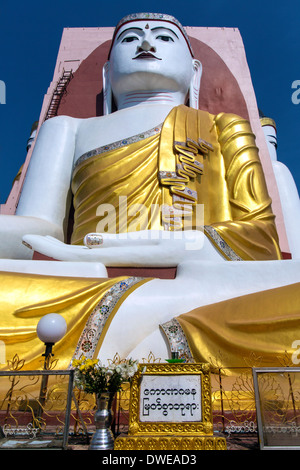 Le Kyeik Pun pagode à Bago au Myanmar Banque D'Images