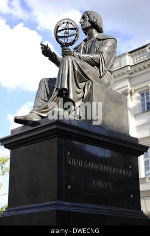 Nicolas Copernic (1473-1543). Mathématicien et astronome polonais. Statue par Bertel Thorvaldsen (1770-1844), 1830. Varsovie. Banque D'Images
