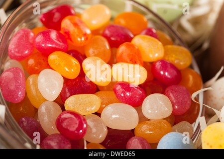 Pâques Fête de bonbons dans un panier pour les vacances Banque D'Images