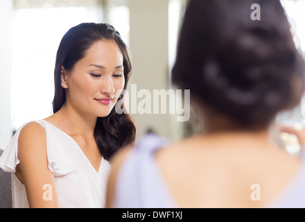 Belle jeune femme sérieuse Banque D'Images