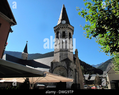 Église de Vielha. Paysage près du tunnel de Vielha, la route N 230, Escaldes-Engordany, Viella, Val d'Aran, vallée d'Aran, Pyrénées Banque D'Images