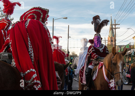 Krewe of Proteus débute leur parade 2014, sur le thème le éléments anciens de l'Alchimie" Banque D'Images