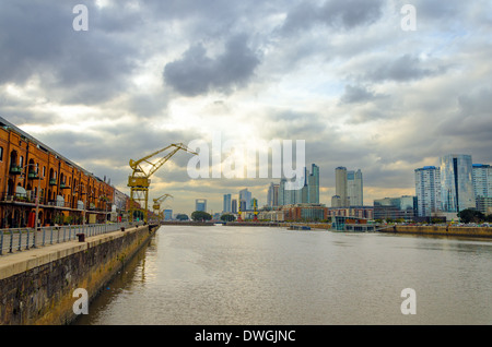 Un grand angle vue de la quartier de Puerto Madero à Buenos Aires, Argentine Banque D'Images