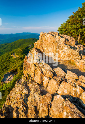 Soir vue depuis les falaises de l'homme Little Stony dans Shenandoah National Park, en Virginie. Banque D'Images