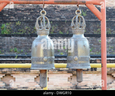 Cloches dans un temple thaïlandais Banque D'Images