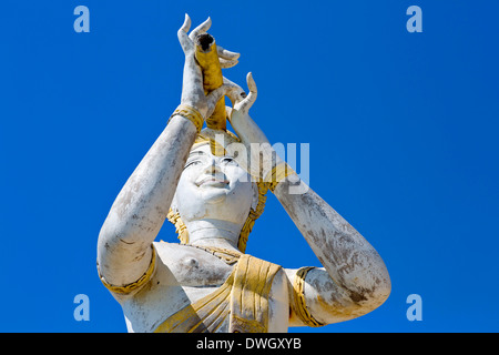 Statues sur Ao Hat Sai Kaew Beach sur l'Île de Ko Samet, Thaïlande Banque D'Images