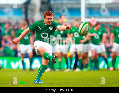 Dublin, Irlande. 05Th Mar, 2014. Jackson Paddy (Irlande) convertit une essayez en match du Tournoi RBS 6 Nations entre l'Irlande et l'Italie, à l'Aviva Stadium de Dublin : Action Crédit Plus Sport/Alamy Live News Banque D'Images
