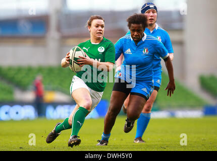 Dublin, Irlande. 05Th Mar, 2014. Lynne Cantwell (Irlande) fait une pause durant le match des 6 Nations entre l'Irlande et l'Italie, à l'Aviva Stadium de Dublin : Action Crédit Plus Sport/Alamy Live News Banque D'Images